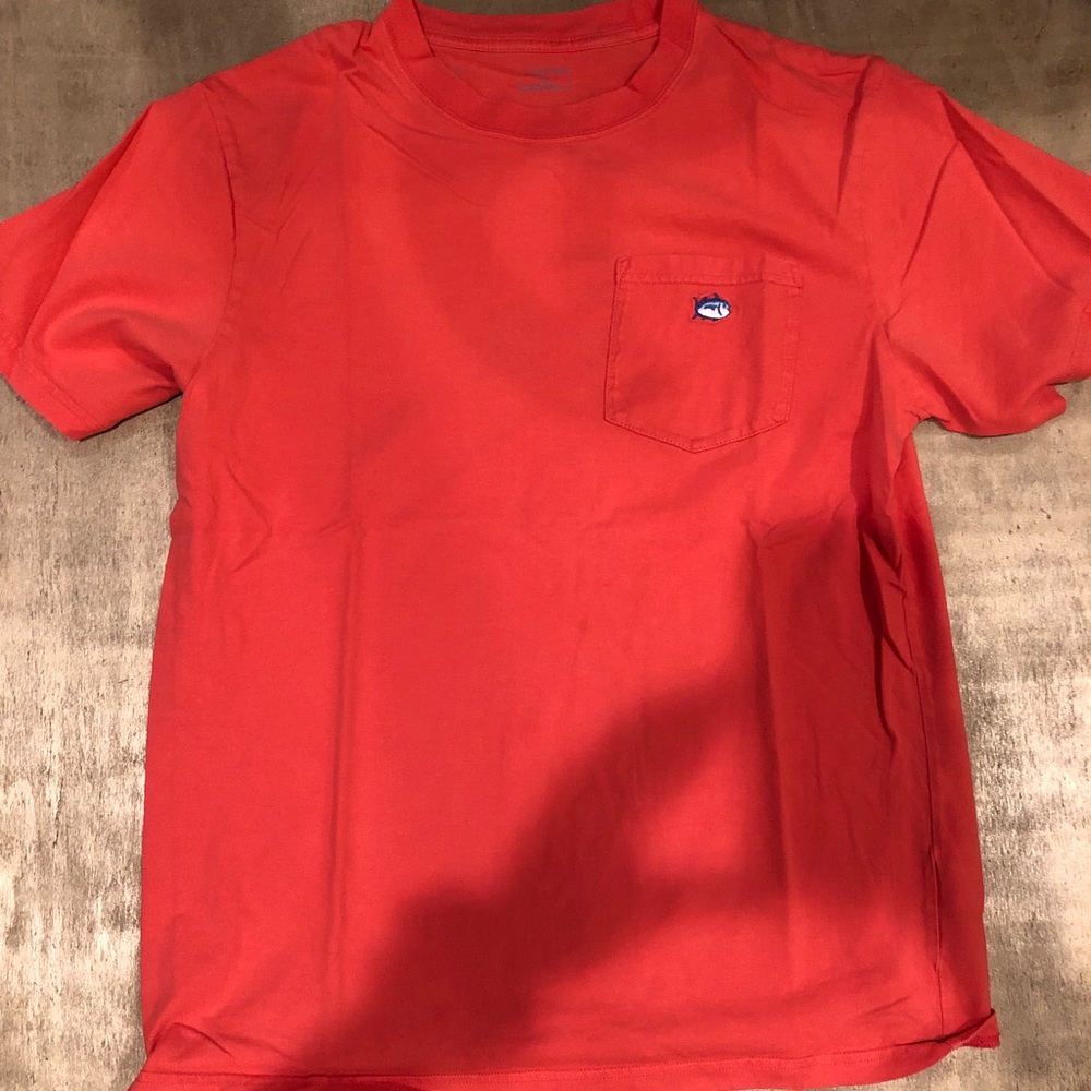 Southern tide pocket tee!